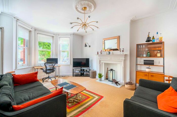 3 Bedroom Flat To Rent In Castellain Road, Maida Vale, London, W9