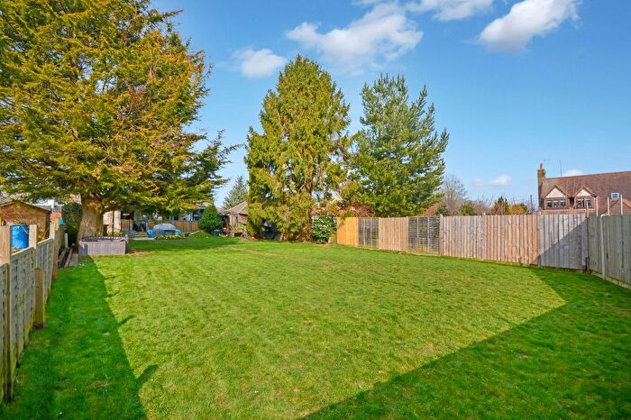 4 Bedroom Detached Bungalow For Sale In Canterbury Road, Kennington, TN25