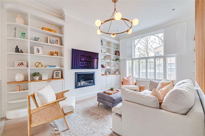 6 Bedroom End Of Terrace House To Rent In Peterborough Road, London, SW6