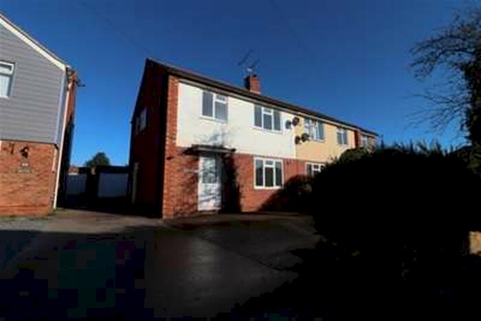 3 Bedroom Semi-Detached House To Rent In Tavistock Road, Springfield, Chelmsford, CM1