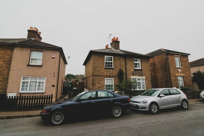 2 Bedroom Cottage To Rent In Albury Grove Road, Cheshunt EN8