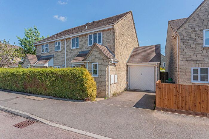 3 Bedroom Semi-Detached House For Sale In Northlands Way, Tetbury, GL8
