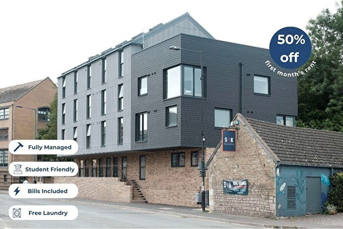 2 Bedroom Flat To Rent In Banglo House, Lower Bristol Road, Bath, Somerset, BA2