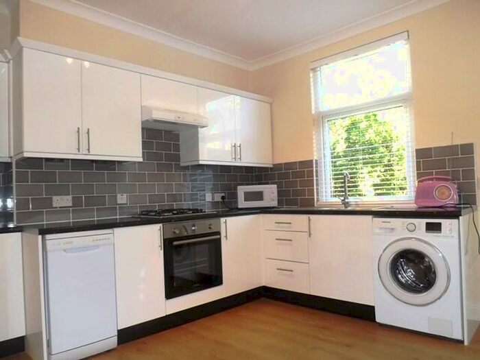 3 Bedroom House To Rent In Spring House Road, Sheffield, S10