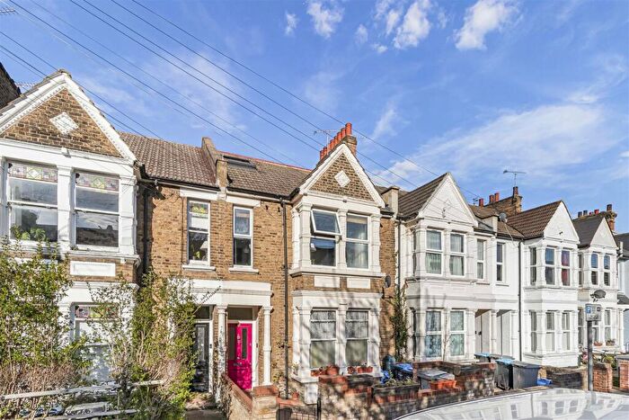 3 Bedroom Flat For Sale In Minet Avenue, Harlesden, NW10