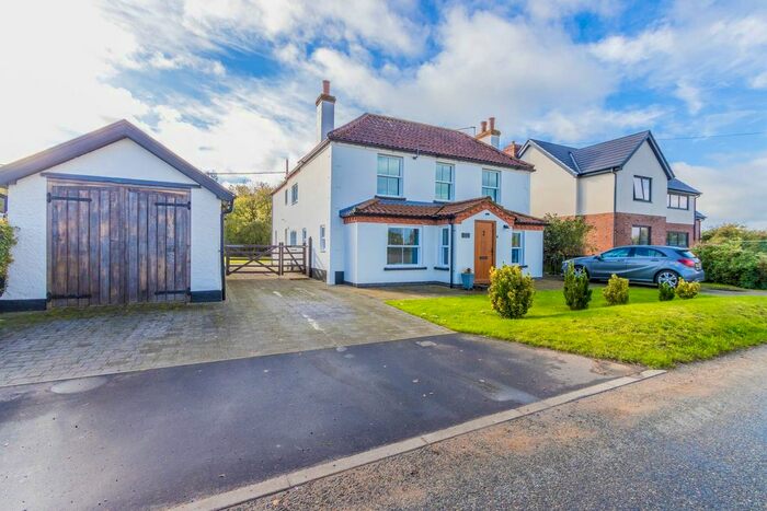 4 Bedroom Detached House For Sale In Welborne Road, Mattishall, NR20