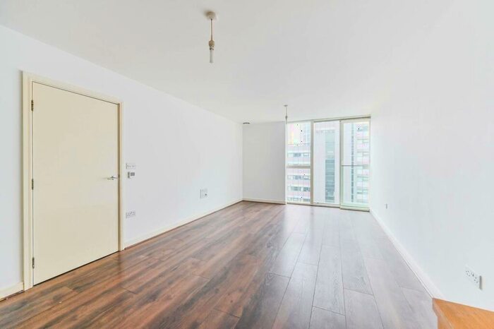 2 Bedroom Flat To Rent In Saffron Central Square, East Croydon, Croydon, CR0