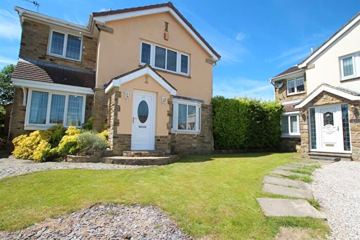 4 Bedroom Detached House To Rent In Heatherside, Baildon, Shipley, BD17