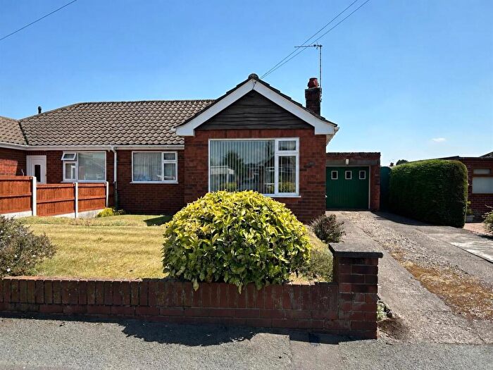 3 Bedroom Semi-Detached Bungalow For Sale In Buckingham Road, Wrexham, LL11