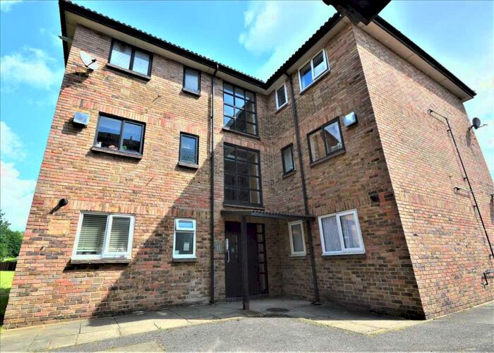 1 Bedroom Flat To Rent In Basildon**Online Enquiries Only**, SS13