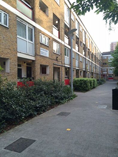 4 Bedroom Flat To Rent In Ruston Street, Bow, E3