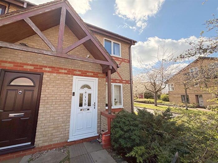 2 Bedroom End Terrace House To Rent In Studley Knapp, Walnut Tree, Milton Keynes, MK7