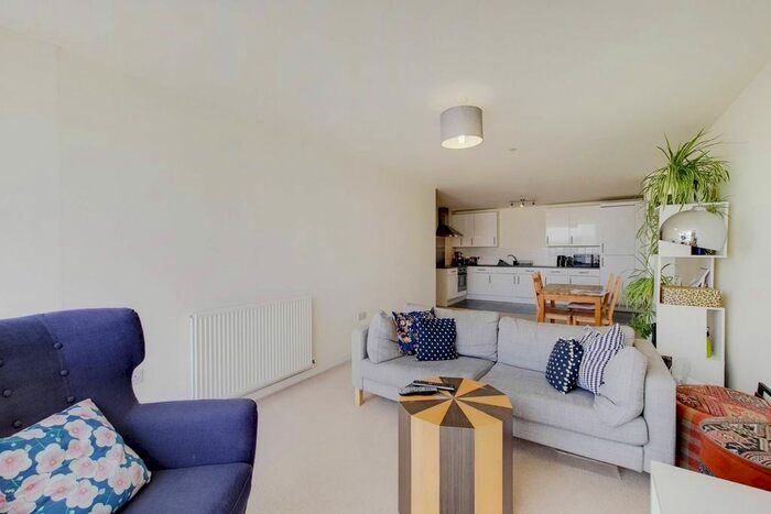 2 Bedroom Flat To Rent In Dancers Way, Greenwich, London, SE8