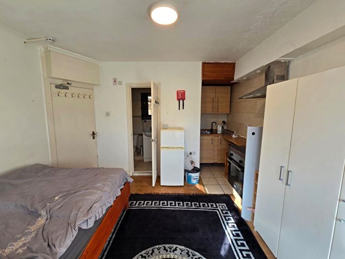 Studio To Rent In Dehar Crescent, Hendon, NW9