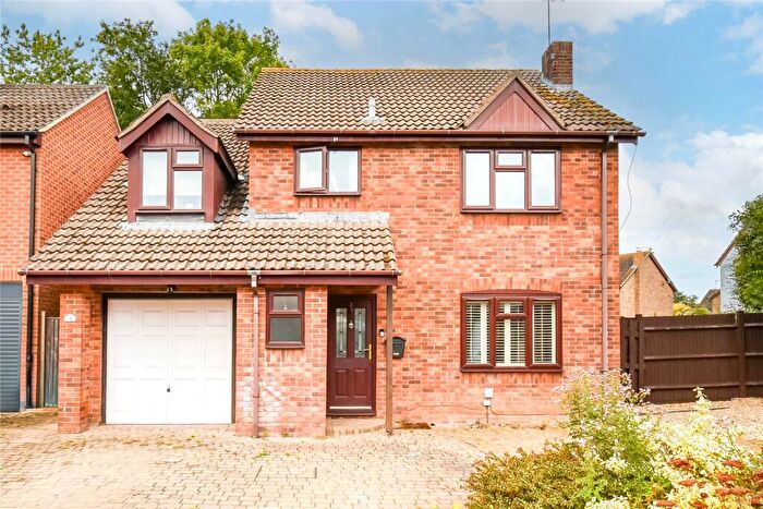 4 Bedroom Detached House For Sale In Barley Close, Thatcham, Berkshire, RG19
