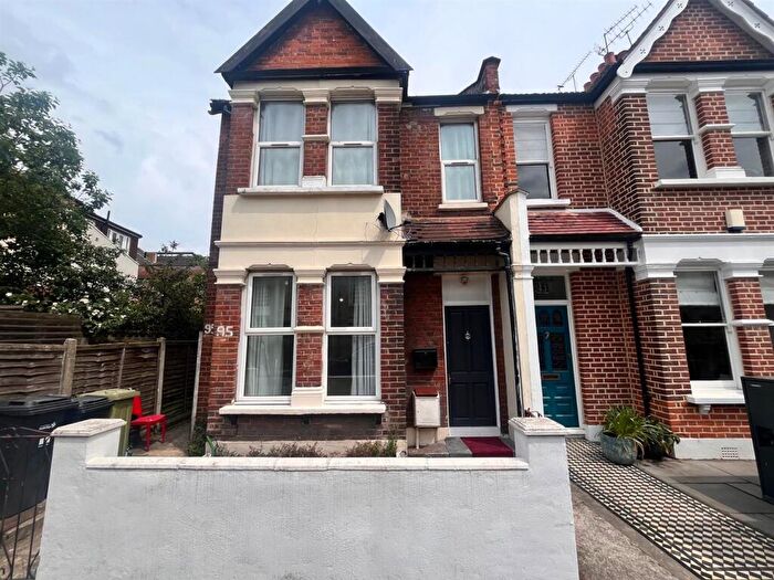 4 Bedroom House To Rent In Gordon Road, Wanstead, London, E11