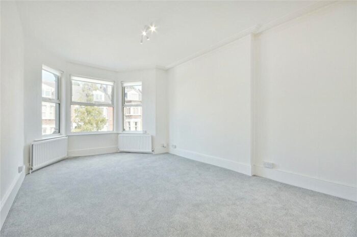 2 Bedroom Flat To Rent In Mountfield Road, Finchley, N3