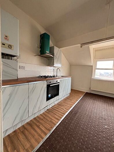 2 Bedroom Flat To Rent In Osborne Road, M19