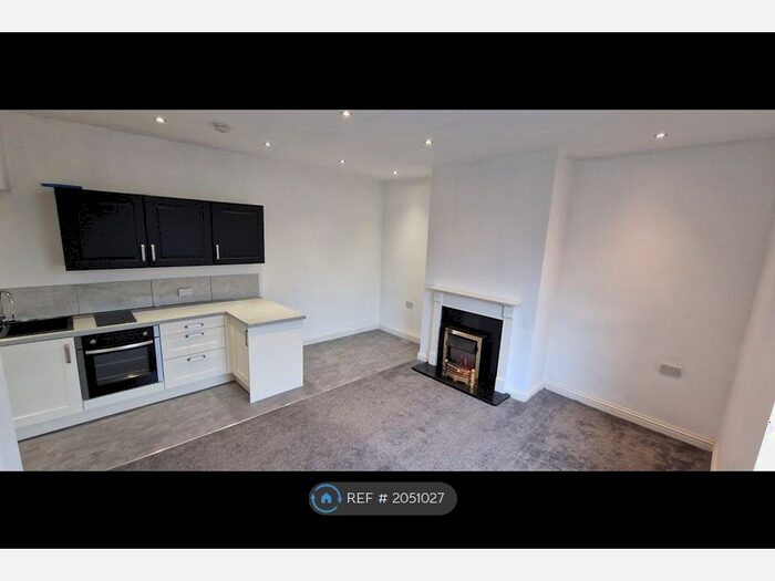 3 Bedroom End Of Terrace House To Rent In Alegar Street, Brighouse, HD6