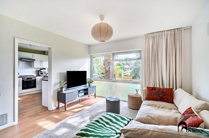 2 Bedroom Apartment For Sale In Silverwood Close, Beckenham, BR3