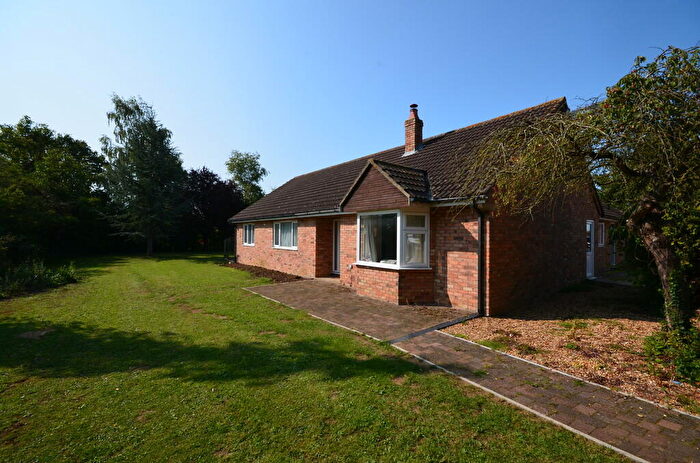 4 Bedroom Detached Bungalow To Rent In Little Staughton Road, Colmworth, MK44