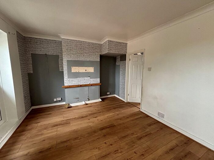 2 Bedroom Flat To Rent In Mungo Park Road, Rainham, RM13