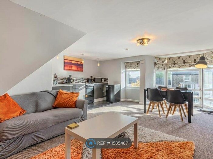 3 Bedroom Flat To Rent In High Street, Buxton, SK17