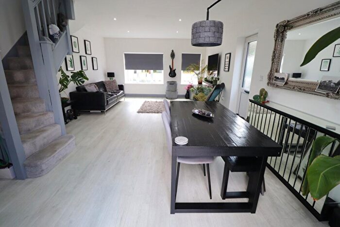 2 Bedroom Semi Detached House For Sale In Aldermans Hill, Hockley, SS5