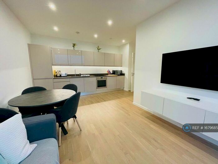 2 Bedroom Penthouse To Rent In Milton Keynes, Milton Keynes, MK9