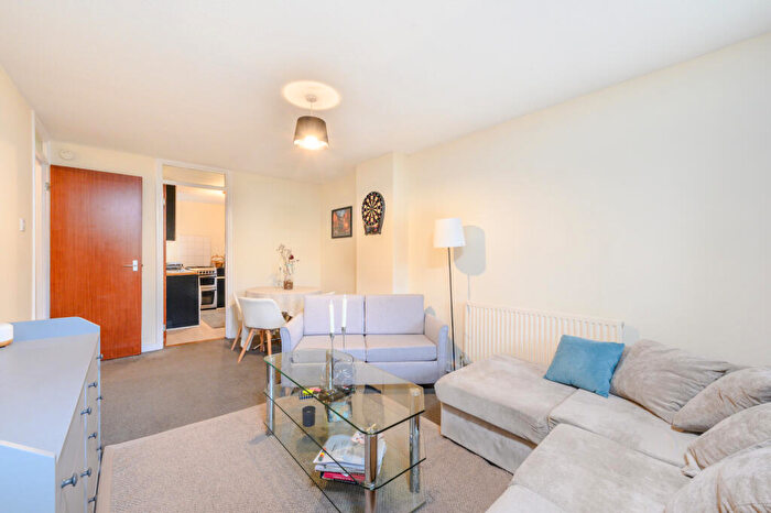 1 Bedroom Flat To Rent In Camden Road, Camden, NW1
