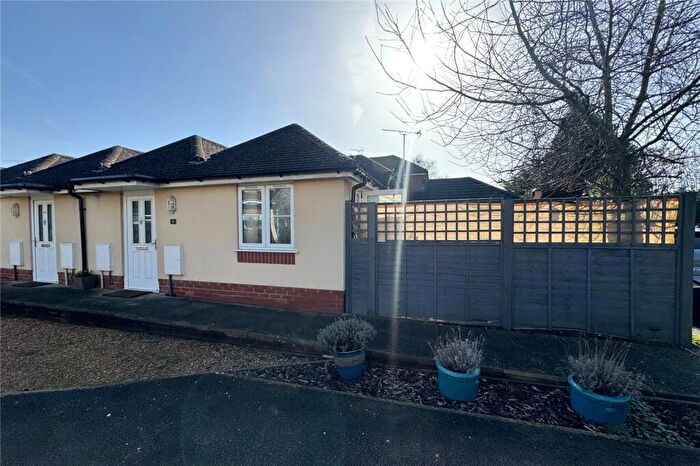 1 Bedroom Bungalow For Sale In Rivendell Court, Farnborough, GU14