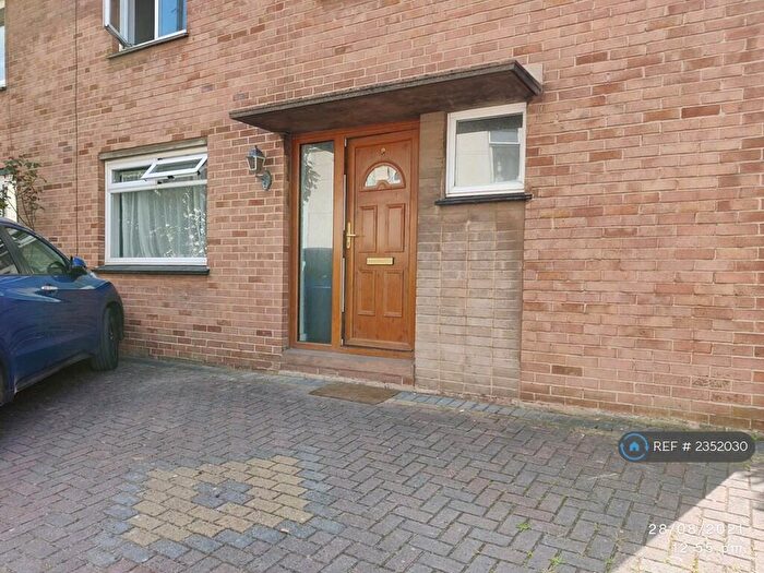 3 Bedroom Semi-Detached House To Rent In Tyler Street, Bristol, BS2