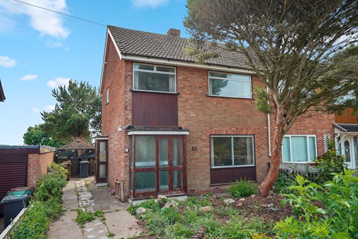 3 Bedroom Semi-Detached House For Sale In Charlton Close, Linton, Swadlincote, DE12