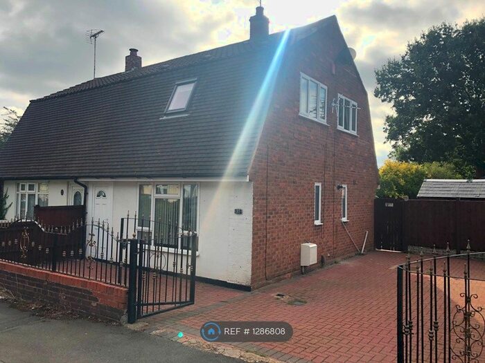 2 Bedroom Semi-Detached House To Rent In Banklands Road, Dudley, DY2