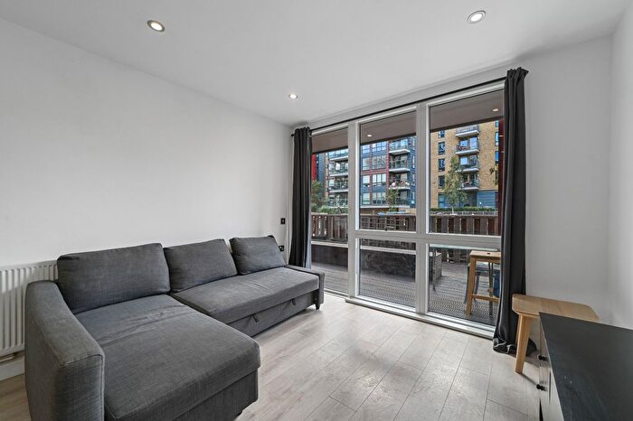 1 Bedroom Flat To Rent In Kingsland Road, London, E8