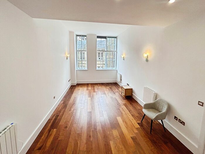 1 Bedroom Flat To Rent In Holly Street, Sheffield, South Yorkshire, S1