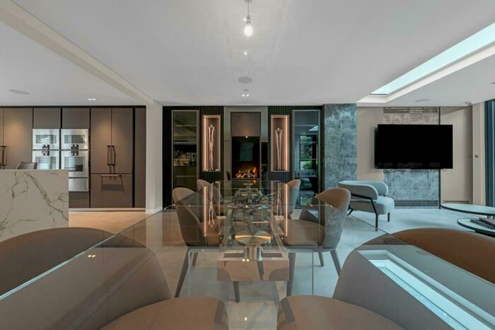 5 Bedroom Terraced House To Rent In Blenheim Road, NW8