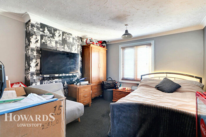 2 Bedroom Semi-Detached House For Sale In Commodore Road, Lowestoft, NR32