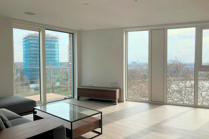 3 Bedroom Flat To Rent In Newnton Close, London, N4