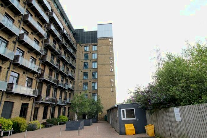 1 Bedroom Property To Rent In Huddersfield Road, Rastrick, Brighouse HD6