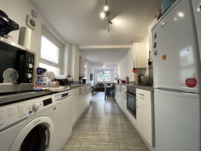 6 Bedroom House To Rent In Rhymney Street, Cathays, CF24