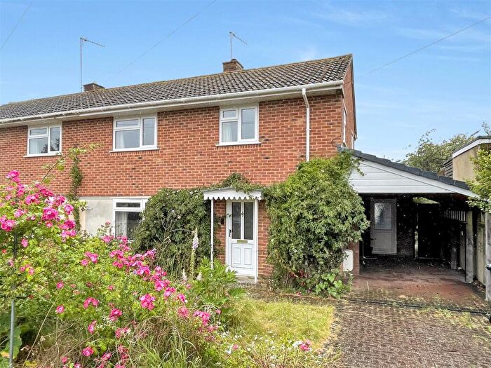 3 Bedroom Semi-Detached House For Sale In Avon Meadow, Downton, SP5