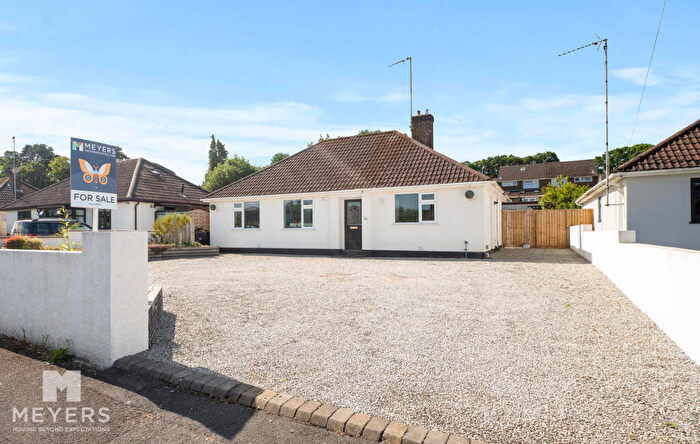 3 Bedroom Bungalow For Sale In Kingsway, Ferndown, BH22
