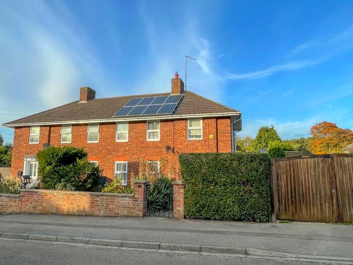 3 Bedroom Semi-Detached House For Sale In Drakeloe Close, Woburn, MK17