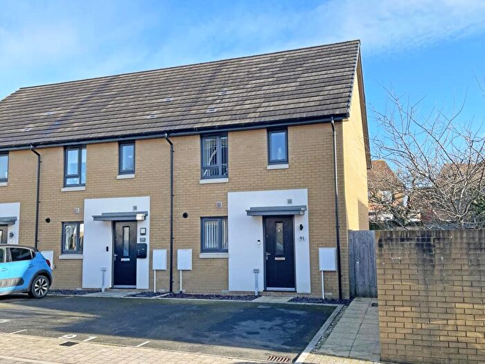 3 Bedroom End Of Terrace House For Sale In Spindle Crescent, Plympton, PL7