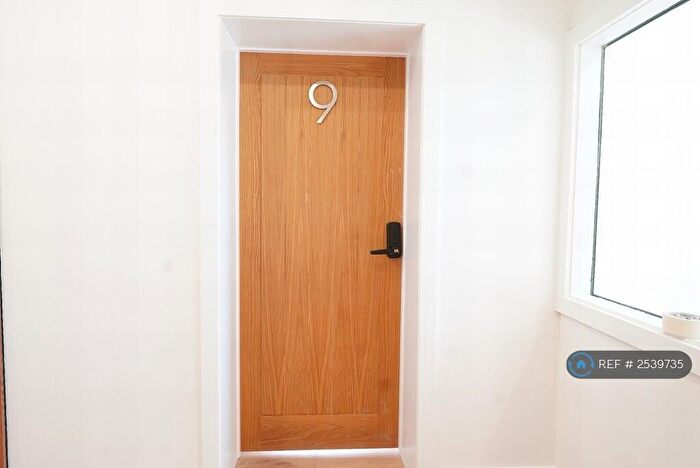 2 Bedroom Flat To Rent In Aurelia House, Brighouse, HD6