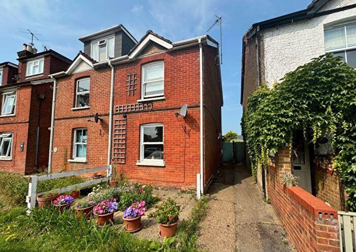 3 Bedroom Semi-Detached House For Sale In Alfold Road, Cranleigh, GU6