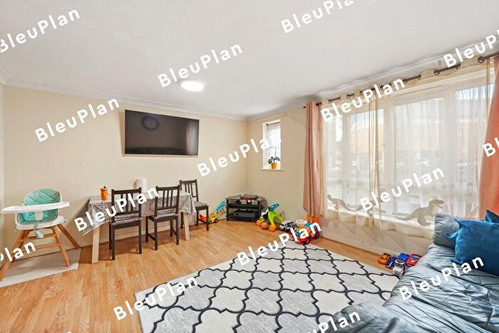 2 Bedroom Flat To Rent In The Fanshawe, Gale Street, Dagenham, RM9