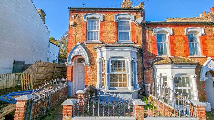 3 Bedroom End Terrace House For Sale In Purrett Road, Winns Common, London, SE18