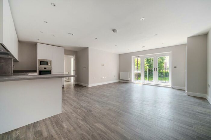 2 Bedroom Flat To Rent In Barley Close Greenhithe, DA9